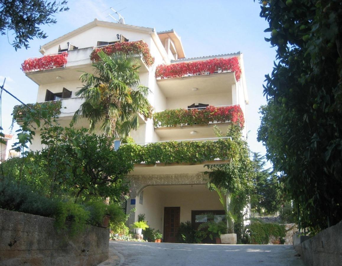 Apartments Biserka - 50 M From Beach Trogir Exterior foto