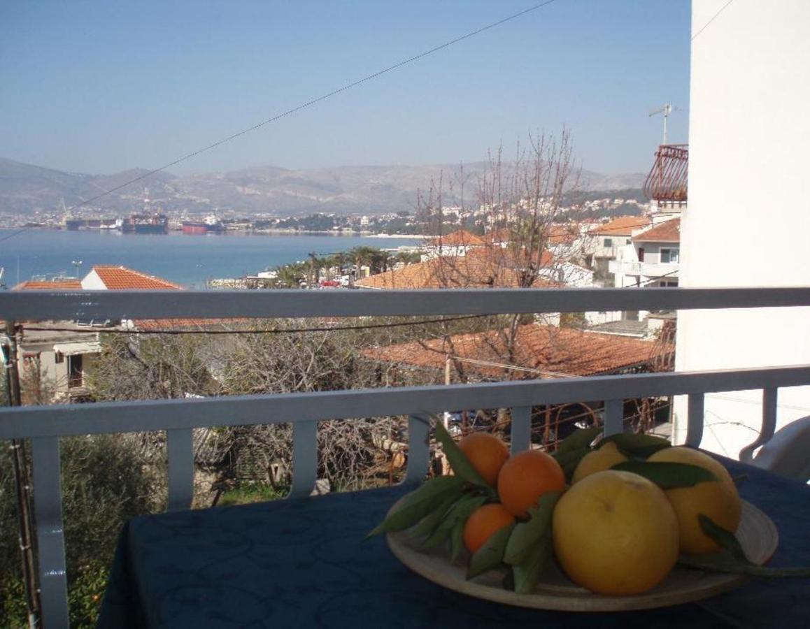 Apartments Biserka - 50 M From Beach Trogir Exterior foto