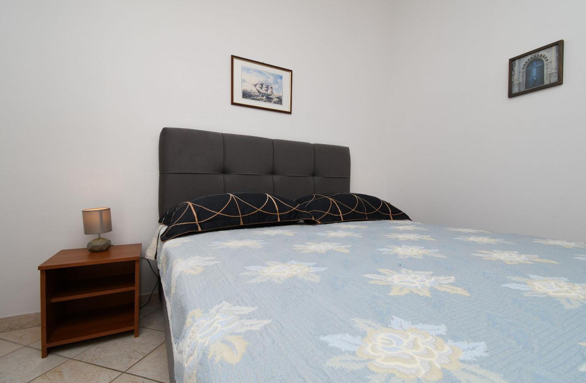 Apartments Biserka - 50 M From Beach Trogir Exterior foto