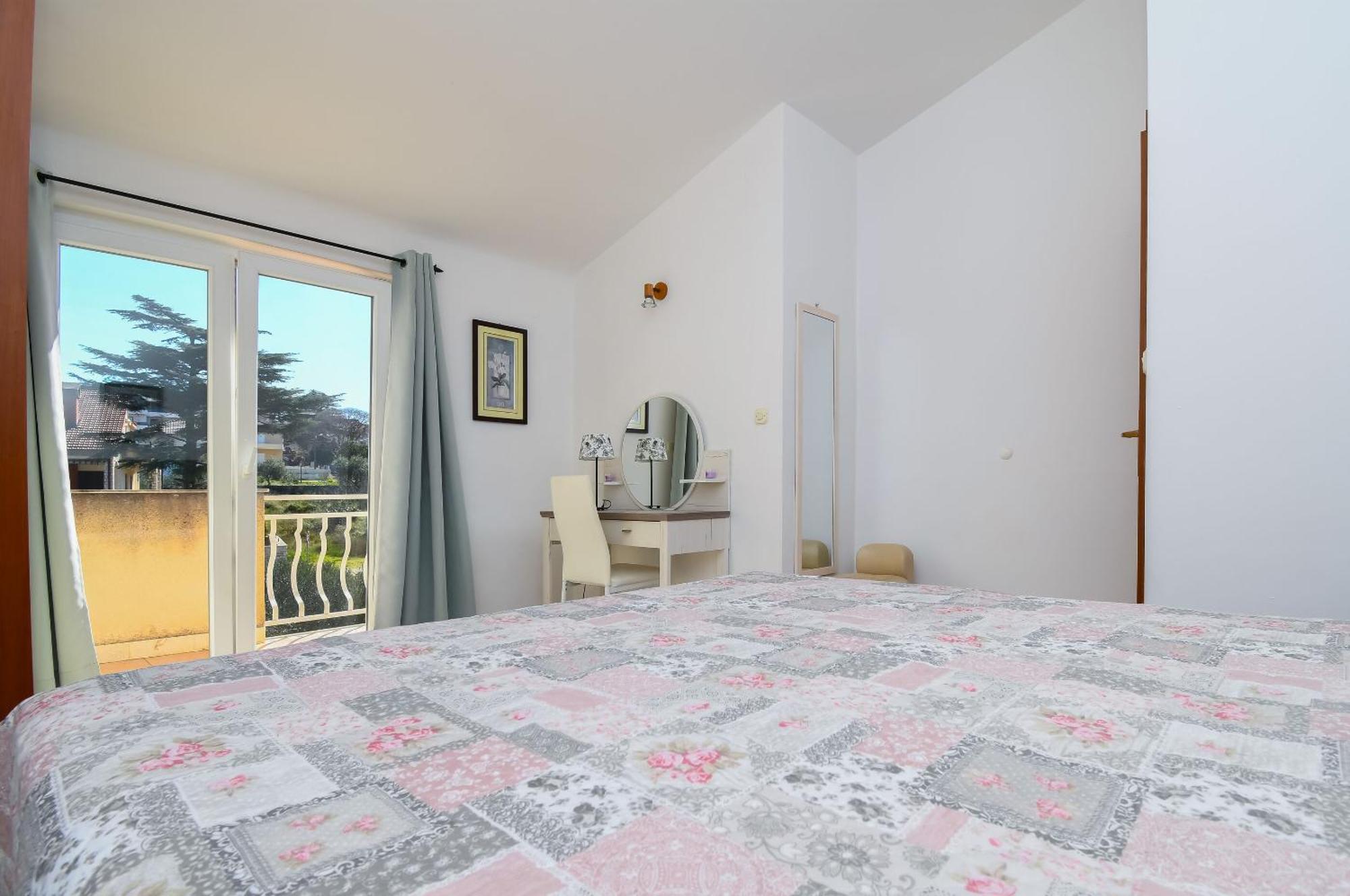 Apartments Biserka - 50 M From Beach Trogir Exterior foto