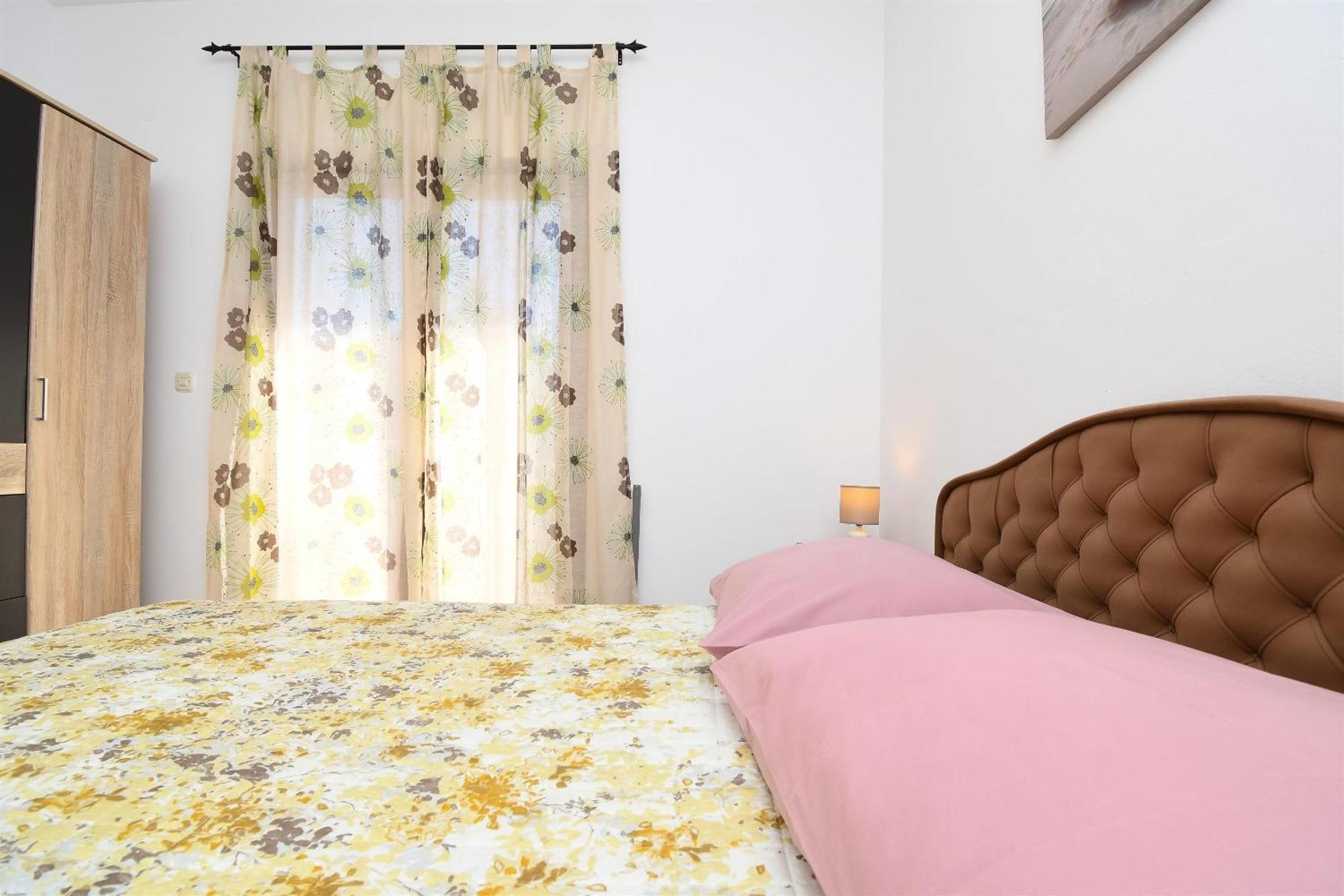 Apartments Biserka - 50 M From Beach Trogir Exterior foto