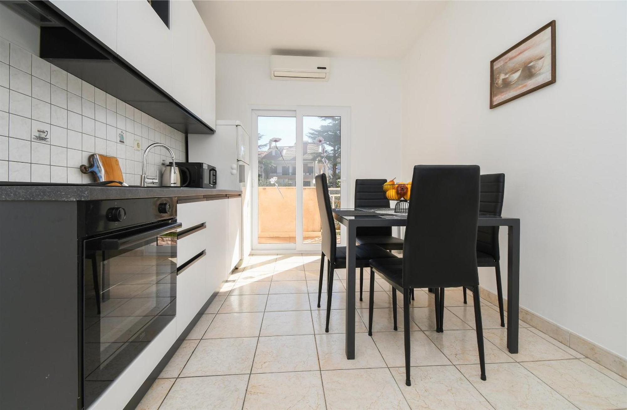 Apartments Biserka - 50 M From Beach Trogir Exterior foto