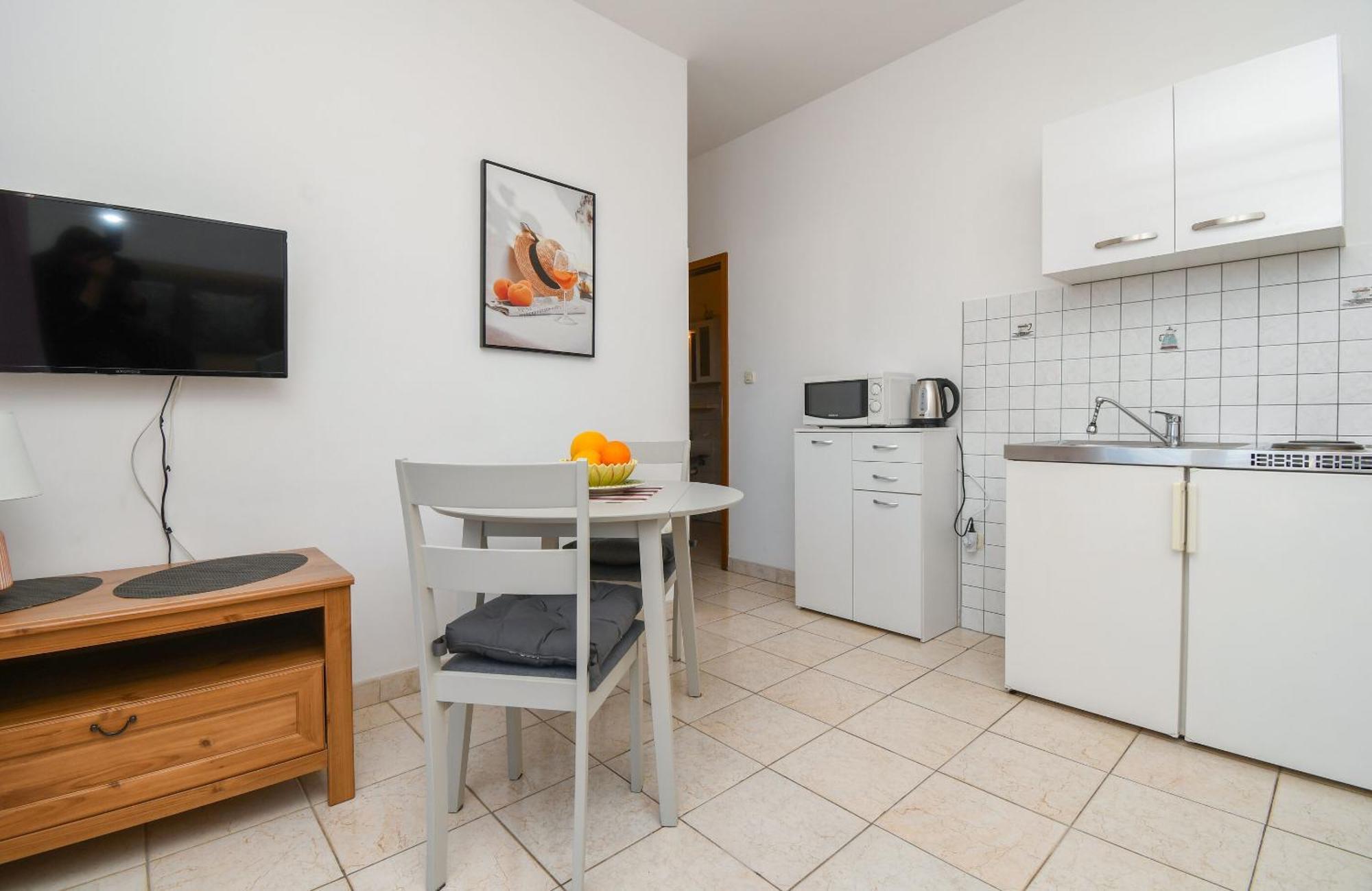 Apartments Biserka - 50 M From Beach Trogir Exterior foto